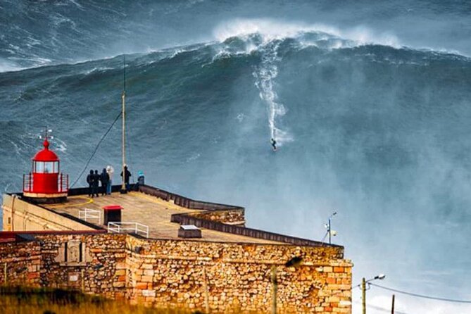 From Lisbon: Nazaré and Óbidos private tour - Praia da Nazaré Lunch Hour: Build Your Day Around the Seafood