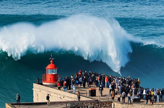 From Lisbon: Nazaré and Óbidos private tour - Óbidos Walled Town: A Medieval Walk You Can Do at Human Speed