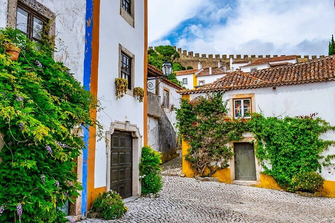 From Lisbon: Nazaré and Óbidos private tour - Nazaré: From Fishing Town to Giant-Wave Fame