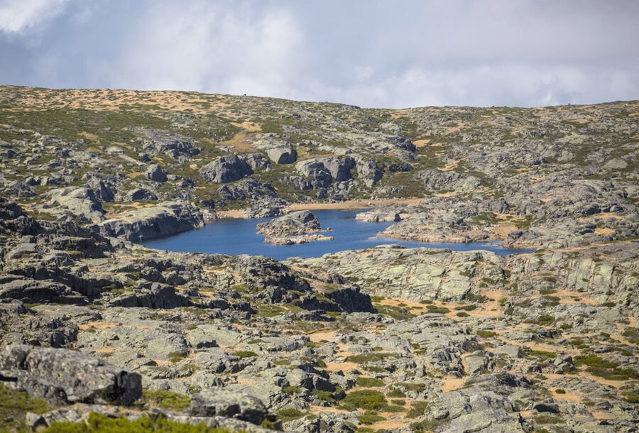 From Lisbon: Serra da Estrela and Monsanto - Winter snow: how the day changes if Serra access is limited