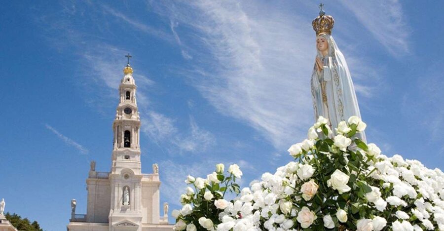 From Lisbon: Shared Tour to Fátima, Óbidos, Batalha e Nazaré - Sanctuary of Our Lady of Fátima: why two guided hours feel like the right amount