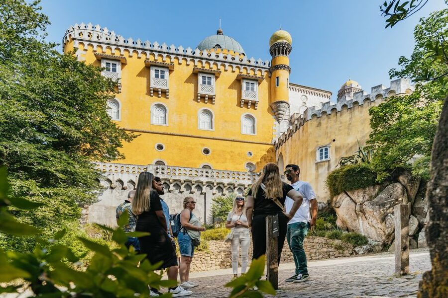 From Lisbon: Sintra & Cascais Group Tour with Pena Palace - Sintra time: one hour to wander, plus a full hour window for lunch
