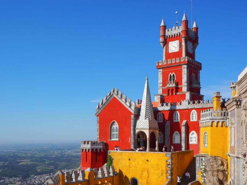 From Lisbon: Sintra Pena Palace Cascais 8-People Group Tour - Getting the most out of your day (without turning it into a grind)