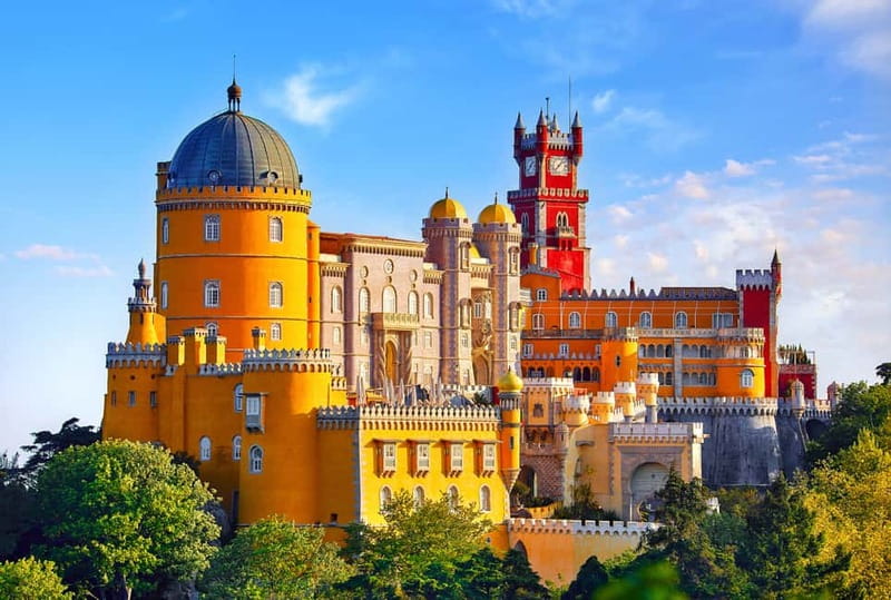 From Lisbon: Sintra, Pena Palace, Regaleira & Cabo Roca Tour - Getting there smoothly from Lisbon’s Hard Rock Cafe