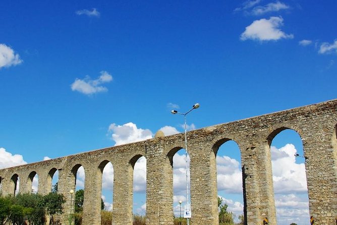 From Lisbon to Alentejo: Évora and Megaliths Full-Day Tour - Capela dos Ossos: inside St Francis, where the bones do the talking