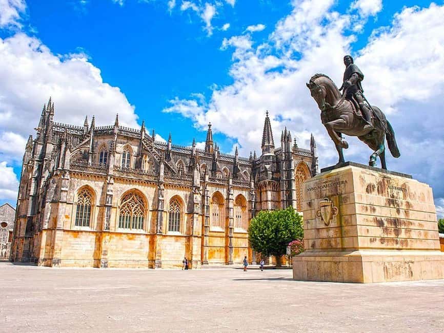 From Lisbon: Tomar, Batalha, Alcobaça, & Óbidos Templar Tour - Timing, walking, and what to pack so the day stays fun