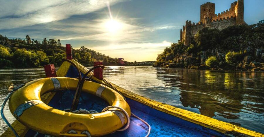 From Lisbon: Tomar, Christ Convent & Almourol Castle Tour - Following the Tejo and Zêzere: Where Borders Became Real