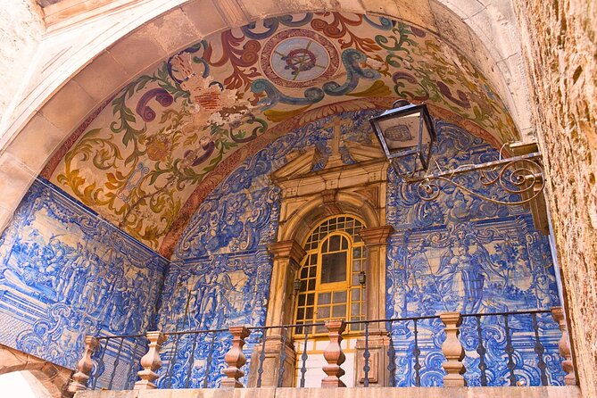 From Lisbon : Tour Óbidos & Nazaré - Medieval Villa and Giant Waves - Nazaré City: Seven-Skirt Fishing Tradition and Slow-Foot-Seaside Life