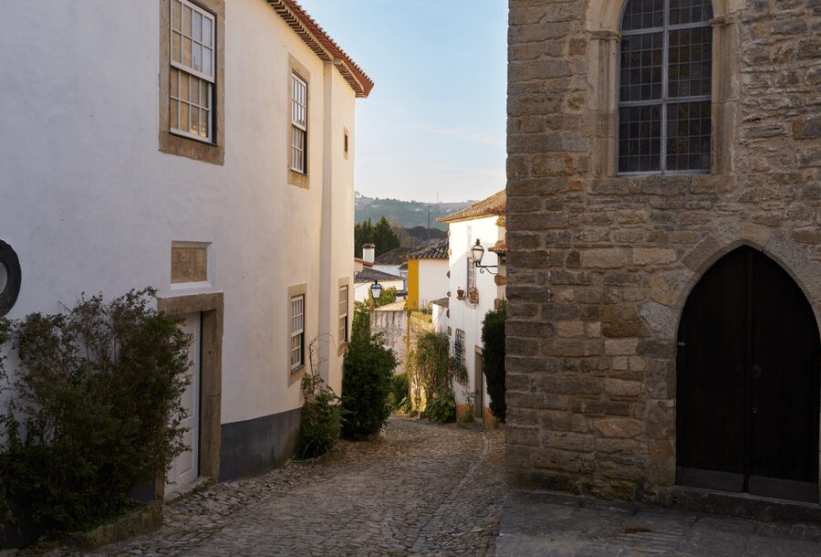 From Lisbon: Tour to Óbidos and Nazaré - Medieval Village, Ginja, and Giant Waves - Nazaré Lighthouse and Praia do Norte: the wave-watching reality check