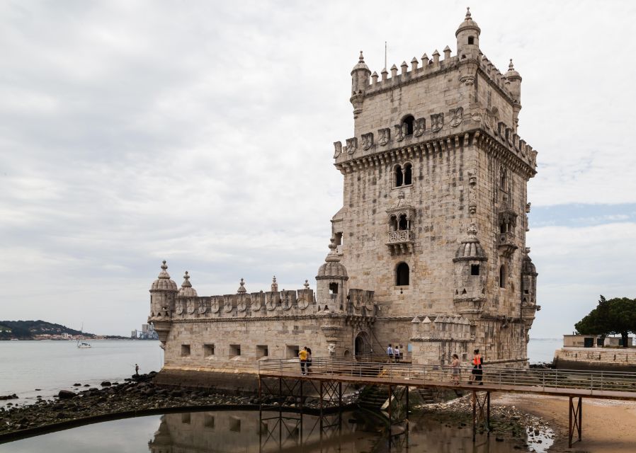 Full city of Lisbon on board of a private car - São Vicente de Fora Monastery and the National Pantheon stop: history with a photo-first plan