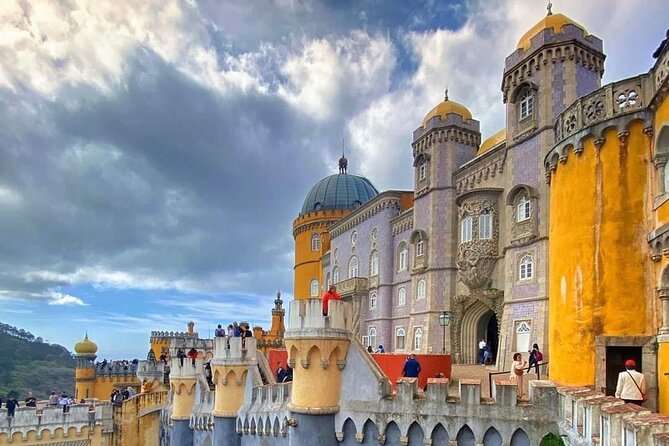 Full Day Private Guided Tour to Sintra Cascais Estoril - Centro Histórico de Sintra: cobblestones, churches, and quick breathing room