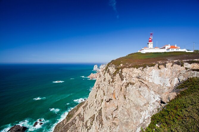 Full-Day Private Tour in Sintra and Cascais - Guincho Beach: sea-breath time for surfers and view lovers