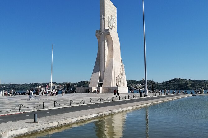 FULL DAY Private Tour of Lisbon's main tourist attractions - Cristo Rei in Almada: the best viewpoint payoff of the day