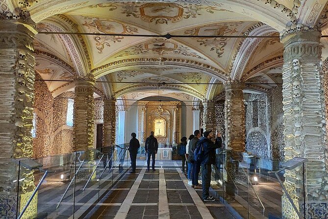Full-Day Private Tour to Évora from Lisbon - Lunch timing, plus cork and wine when you want it