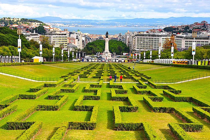 Full Day Small Group Tour in Lisbon: The Most Complete City Tour - Mosteiro dos Jerónimos: Built for an Era, Still Visible