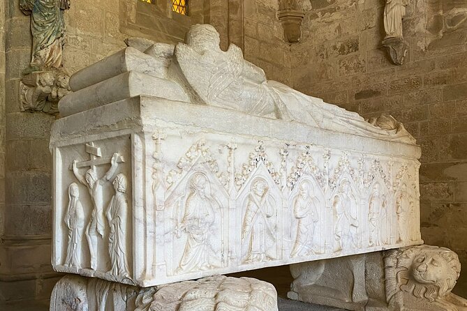 Full Day Tour in Évora from Lisbon - Stop 6: Cromeleque dos Almendres—megaliths, complex dating, and a real-world construction risk