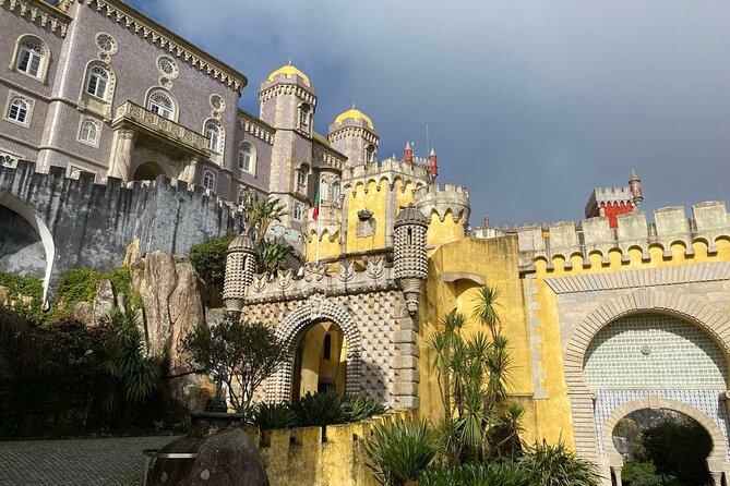 Full Day Tour in Sintra Pena Palace and Quinta de Regaleira - Pena Palace and National Park: 360-degree views with a royal vibe