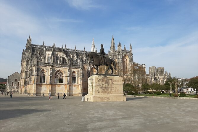 Garden of Peace Eden Park, Grutas, Fátima, Batalha, Nazaré,Óbidos - A long Lisbon day trip that actually lets you set the pace