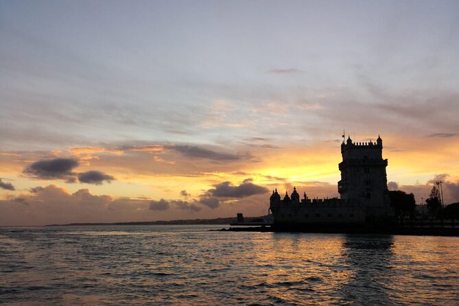 Golden Hour Boat Tour - Sailing by the Monuments with Wine - National Pantheon, Bairro Alto, and Cais do Sodré: different Lisbon tempos