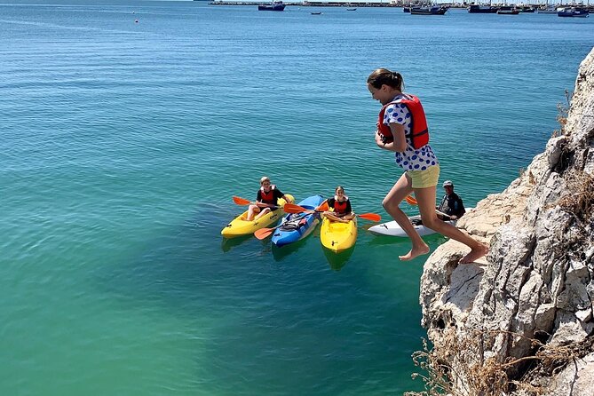 Group Scenic Sea Kayaking in Cascais, Lisbon - Duration and Pace: 1 Hour 30 Minutes of Enjoyable Effort