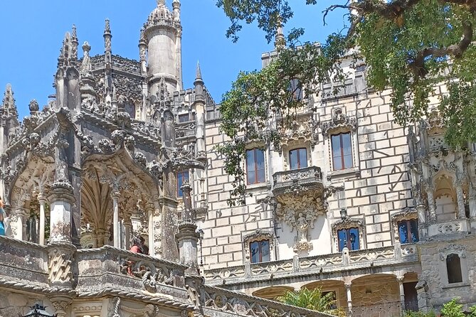 Group to Pena Palace, Sintra (pass by Regaleira) and Cascais - How the guide affects the whole day (Bruno, Emanuel, Jaime, Jorge)