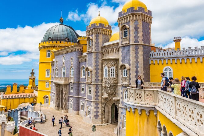 Group Tour to Sintra, Pena, Regaleira, Cabo da Roca & Cascais - Lisboa Rossio at 8:00: the meeting point that controls your whole day