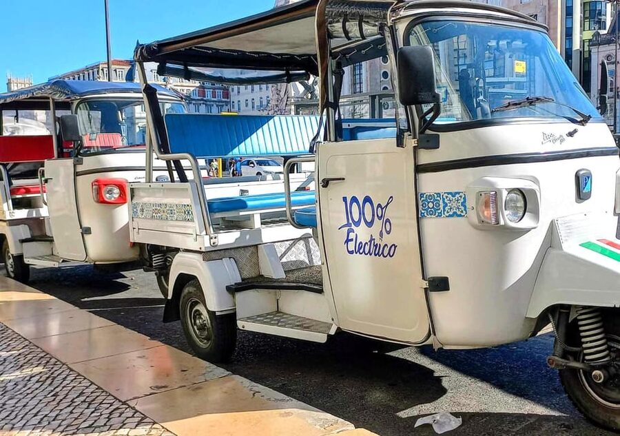 Guided Electric Piaggio Tuk-Tuk Tour of Historic Lisbon - Key things that make this tour worth it