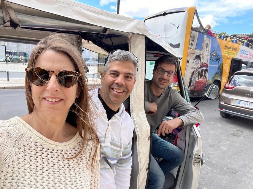 Guided Electric Piaggio Tuk-Tuk Tour of Historic Lisbon - Graça and Mouraria: neighborhoods with character and real street texture