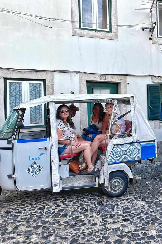 Guided Electric Piaggio Tuk-Tuk Tour of Historic Lisbon - Getting oriented fast: how the guided flow works