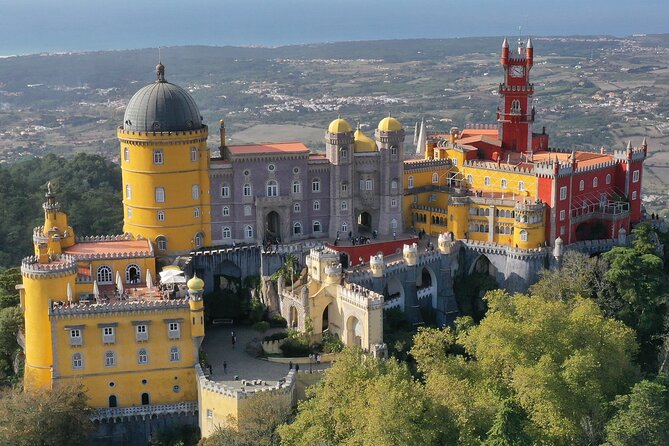 Guided Tour to Sintra, Pena, Regaleira, Cabo da Roca and Cascais - Centro Histórico de Sintra: a quick arrival with big payoff