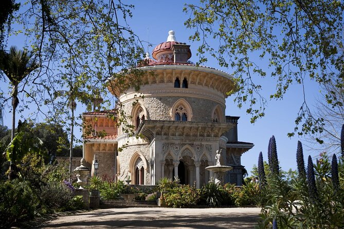Half day adventures in the Sintra mountain - Fonte da Sabuga: Refill Your Bottle, Then Photograph the National Palace