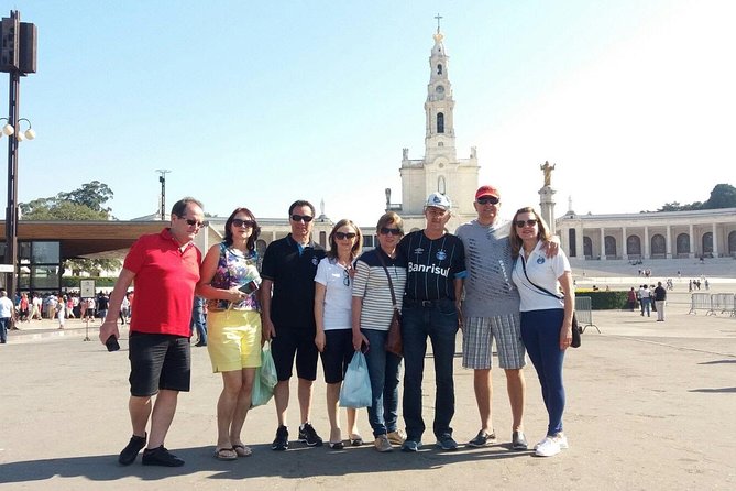 Half-day excursion for small groups in Fatima from Lisbon - Stop 1: Basilica of the Holy Trinity at Cova da Iria