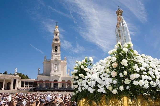 Half Day Fatima + Aldeia Pastorinhos Private Tour Departure Lisbon - Why Fátima draws pilgrims—and why this tour format helps