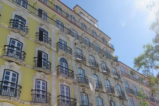 Half Day Historical Walking Tour about the Slave Trade in Lisbon - Stop 6: Igreja de S Domingos and How Religion Interacted with Captives