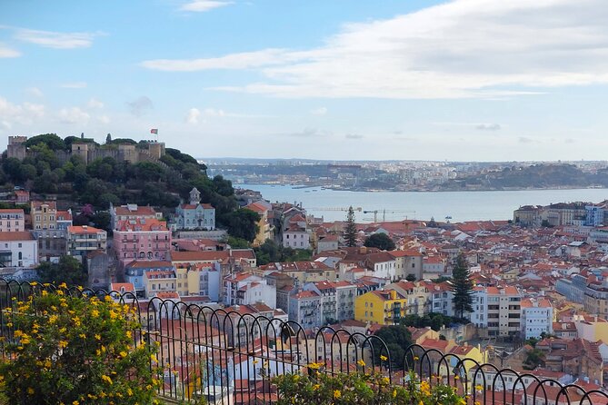 Half-Day Premium Tour of Lisbon - Guide Quality: Clear Explanations in a Small Group