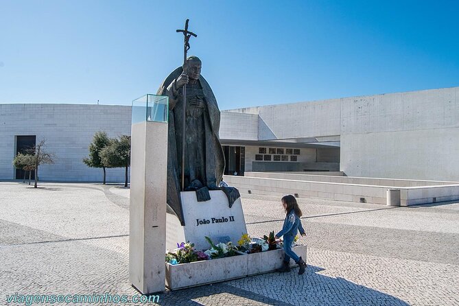 Half Day Private Tour to Fátima - Basilica of the Holy Trinity: modern sacred space in 30 minutes