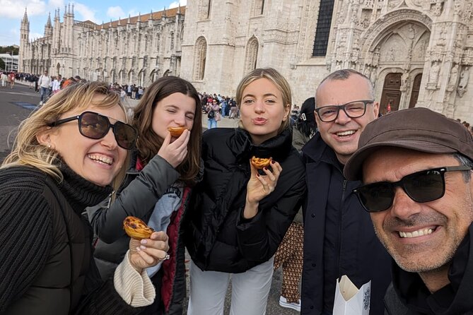 Half Day Private Tuk Tuk Tour in Lisbon and Belém - São Vicente de Fora and the shortcut to art inside churches