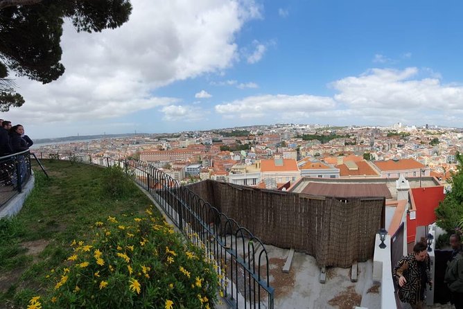 Historic Tuk Tour 1h30 - Lisbon’s Central Start: Baixa de Lisboa and the Cathedral Stop