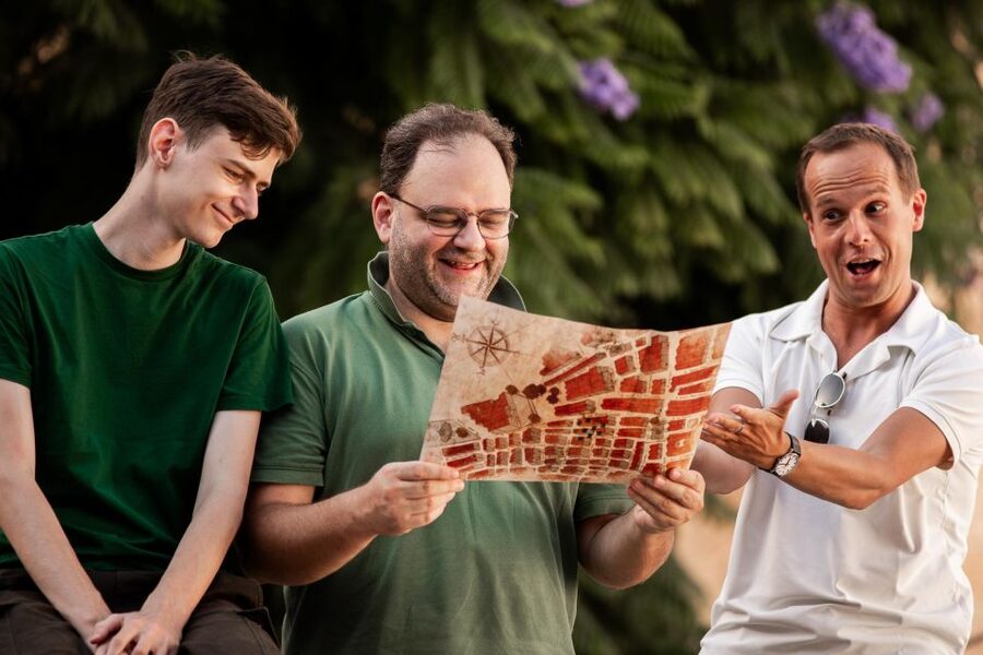 Historical Outdoor Game in Lisbon "The Cryptex of Pombal" - Largo Rafael Bordalo Pinheiro 28: puzzles with character