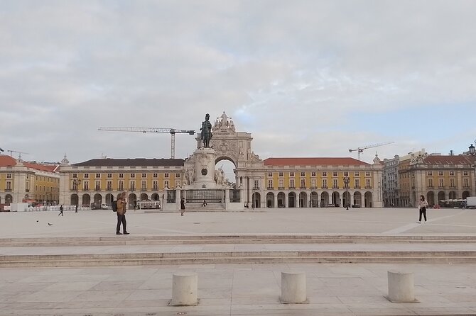 Historical Private Walking Tour of Lisbon - Miradouros Near Sao Jorge: The Best Views Come in Sets