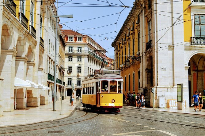 Historical Walking Tour of Lisbon - Terreiro do Paço (Praça do Comércio): discovery ships and rebuilding heroes