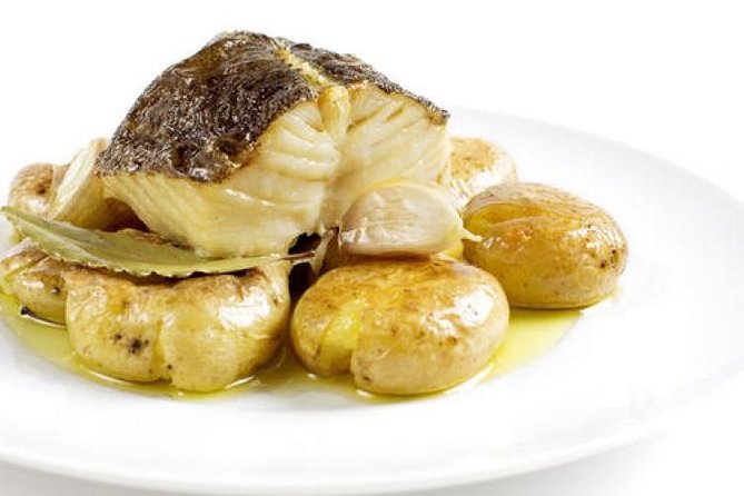 History and Flavors Experience Tour in Lisbon - A 7:00 pm meeting at Praça Luís de Camões