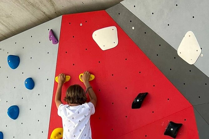 Introduction to Climbing in Pilar 7 Lisbon - Meeting at Escala25: getting to the bridge with less stress