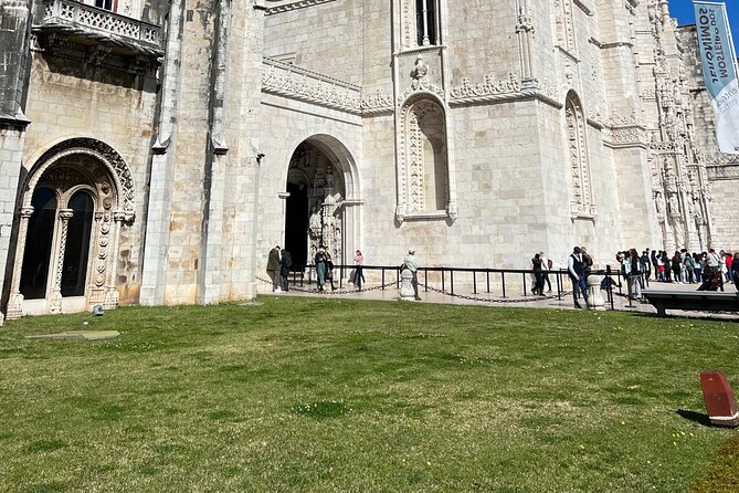 Jeronimos Monastery Guided Tour - Small Groups - Tickets Included - Cloister walkthrough: symbolic architecture you can actually read