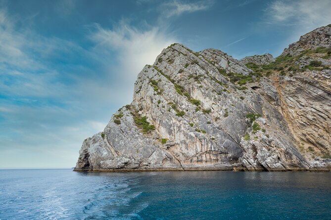 Kayak Adventure in Sesimbra - The Heart of Arrábida Natural Park - Why This Lisbon Kayak Trip Starts in Sesimbra (Not the Usual Spots)