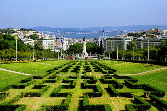 Lisboa: Old Town, New Town & Belem Private Full Day Tour - Belém’s lineup: Jerónimos, Pastéis, Tower, and Discoveries