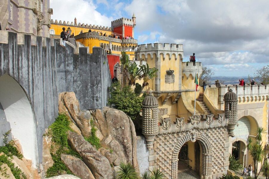Lisboa: Sintra, Pena Palace, Cascais and Cabo da Roca - Sintra’s UNESCO Core: Palácio da Vila as Your Orientation Compass