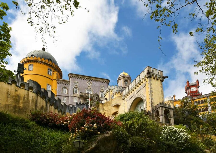 Lisboa: Sintra, Pena, Regaleira, Roca Coast, & Cascais Tour - Pacing, Tickets, and How to Choose the Right Option