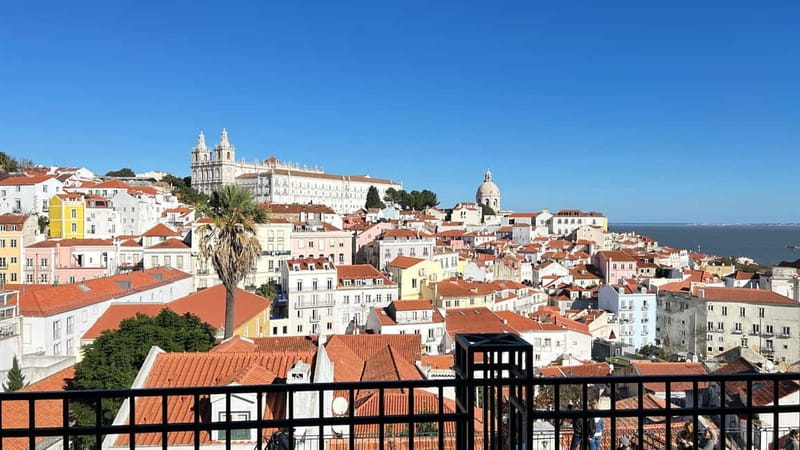 Lisboa: Tuk Tuk ride in Alfama & pick-up you at the hotel. - The ride through Baixa to Alfama, Graça, and Mouraria