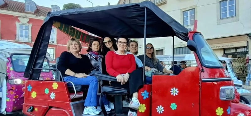 Lisboa: Tuk Tuk ride in Alfama & pick-up you at the hotel. - The stops that taste like Lisbon: pastry and liquor